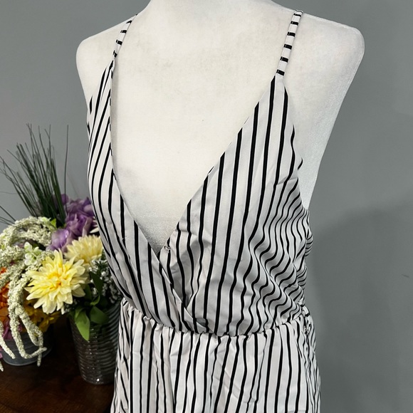 Zaful Stripped Romper - Picture 3 of 16